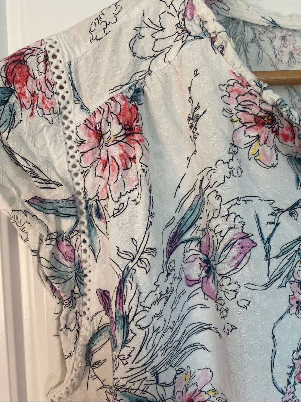Buffalo David Bitton Floral Boho Blouse XL White Pink Blue Viscose Hi Low Top - Picture 4 of 9